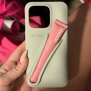Rhode 15 pro case! Lip balm holder!